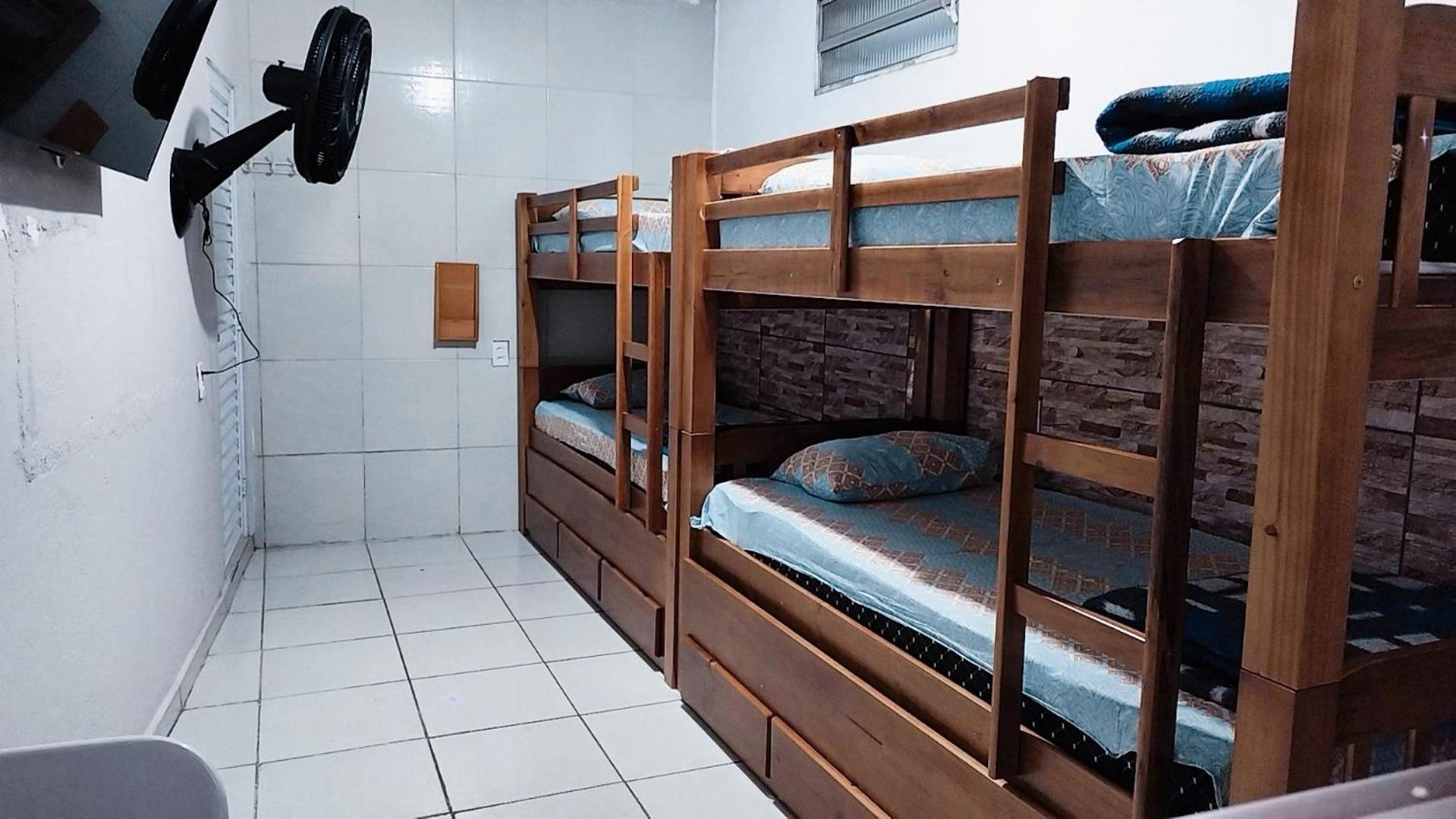 Vitoria Hostel 과룰류스 외부 사진
