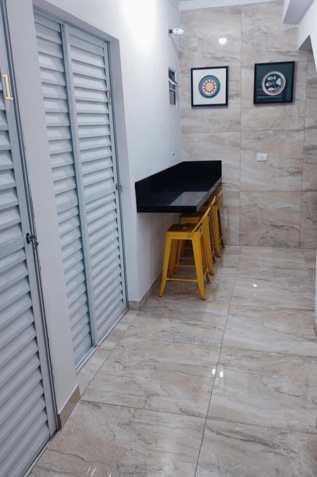 Vitoria Hostel 과룰류스 외부 사진