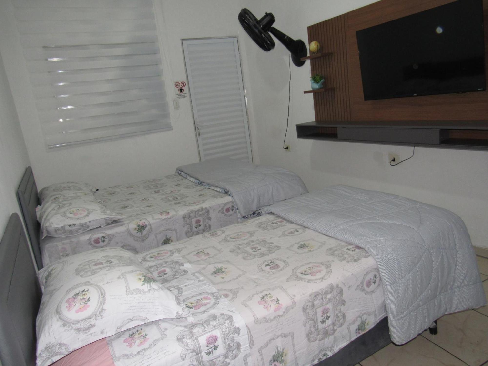 Vitoria Hostel 과룰류스 외부 사진