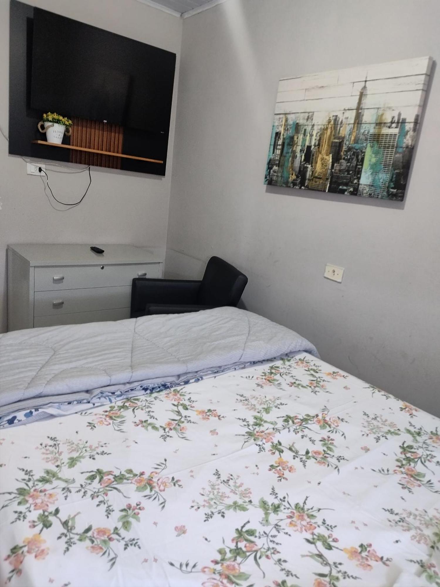 Vitoria Hostel 과룰류스 외부 사진